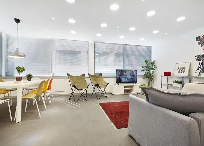 Chloe Boutique Apartments Apollo